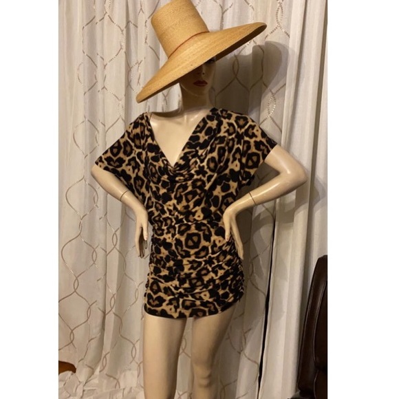 Animal print ruched top off shoulder - Picture 2 of 7